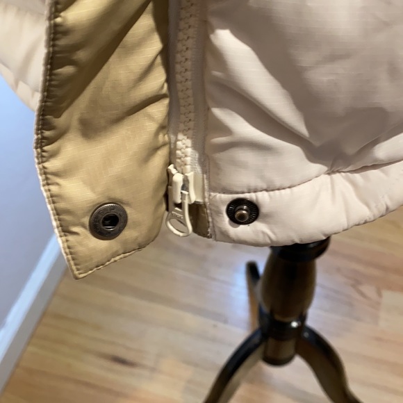 Columbia Cream Down & Feather Jacket Size: Small - Picture 10 of 15